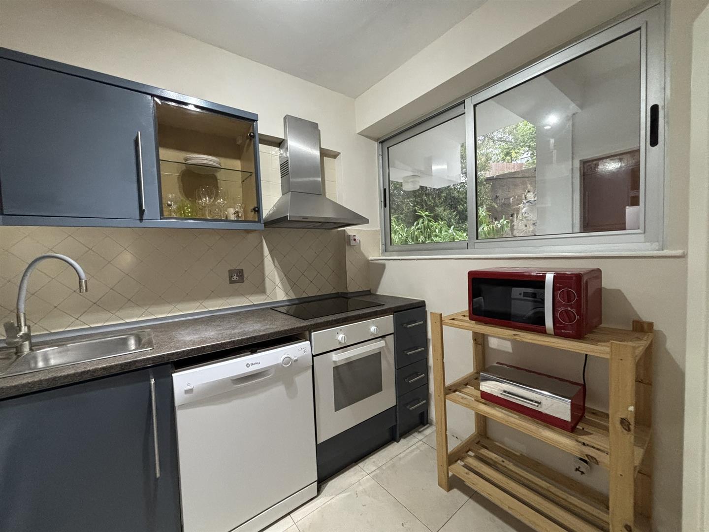 Image of Apartment - 2 Bedrooms - 1 Bathrooms for Sale in South District-Gibraltar, Image 11